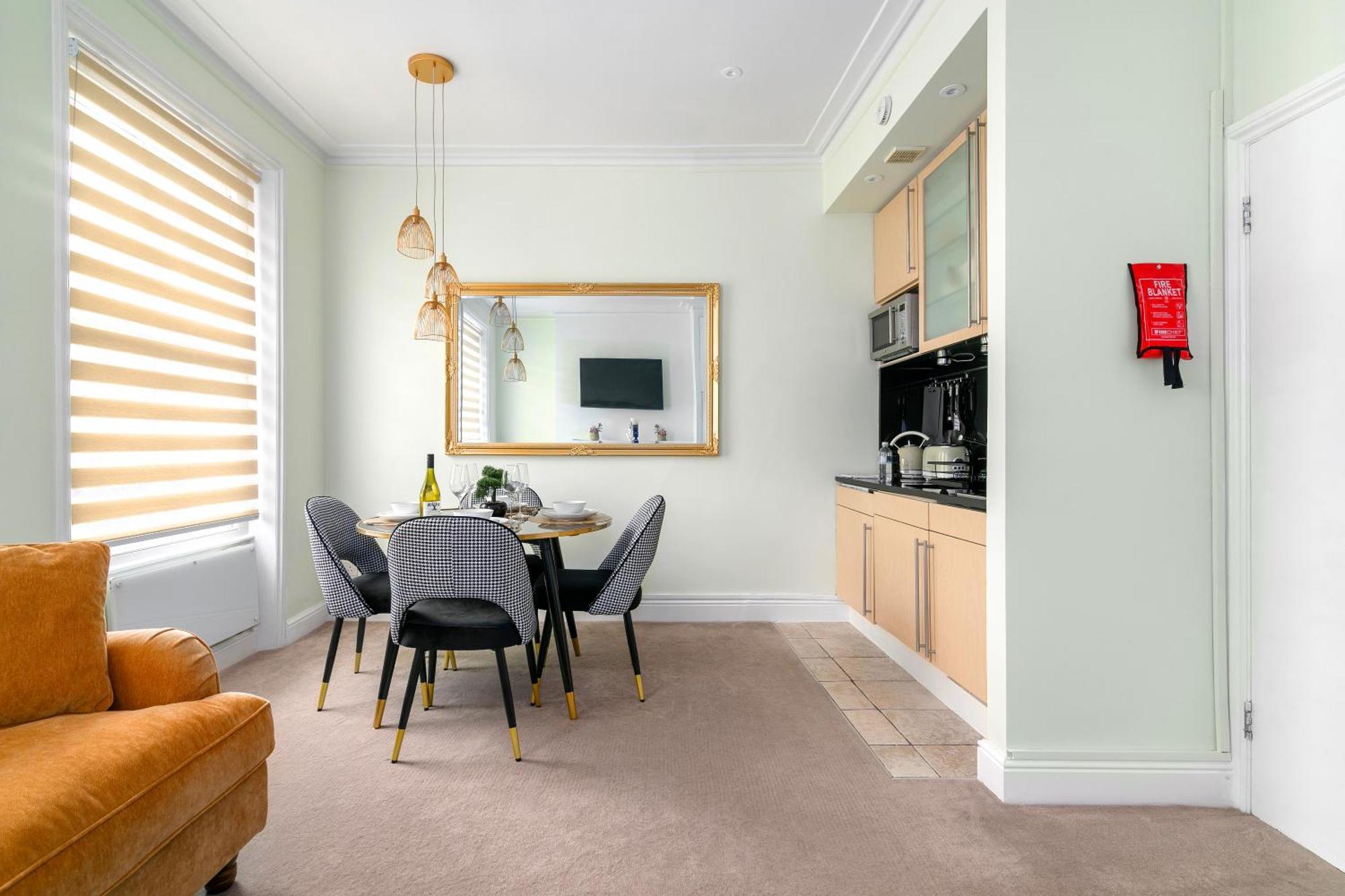 Cosy Flat 5 Min From Holland Park Station! Londonアパートメント エクステリア 写真