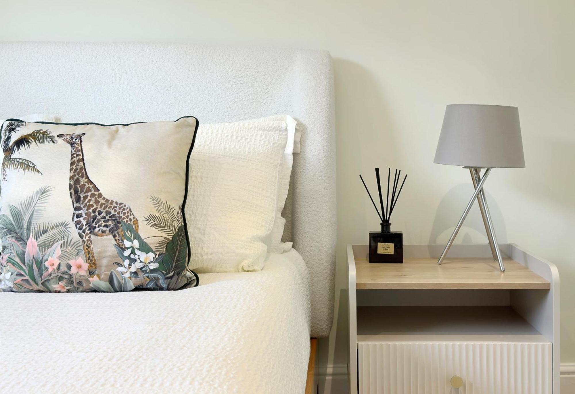 Cosy Flat 5 Min From Holland Park Station! Londonアパートメント エクステリア 写真