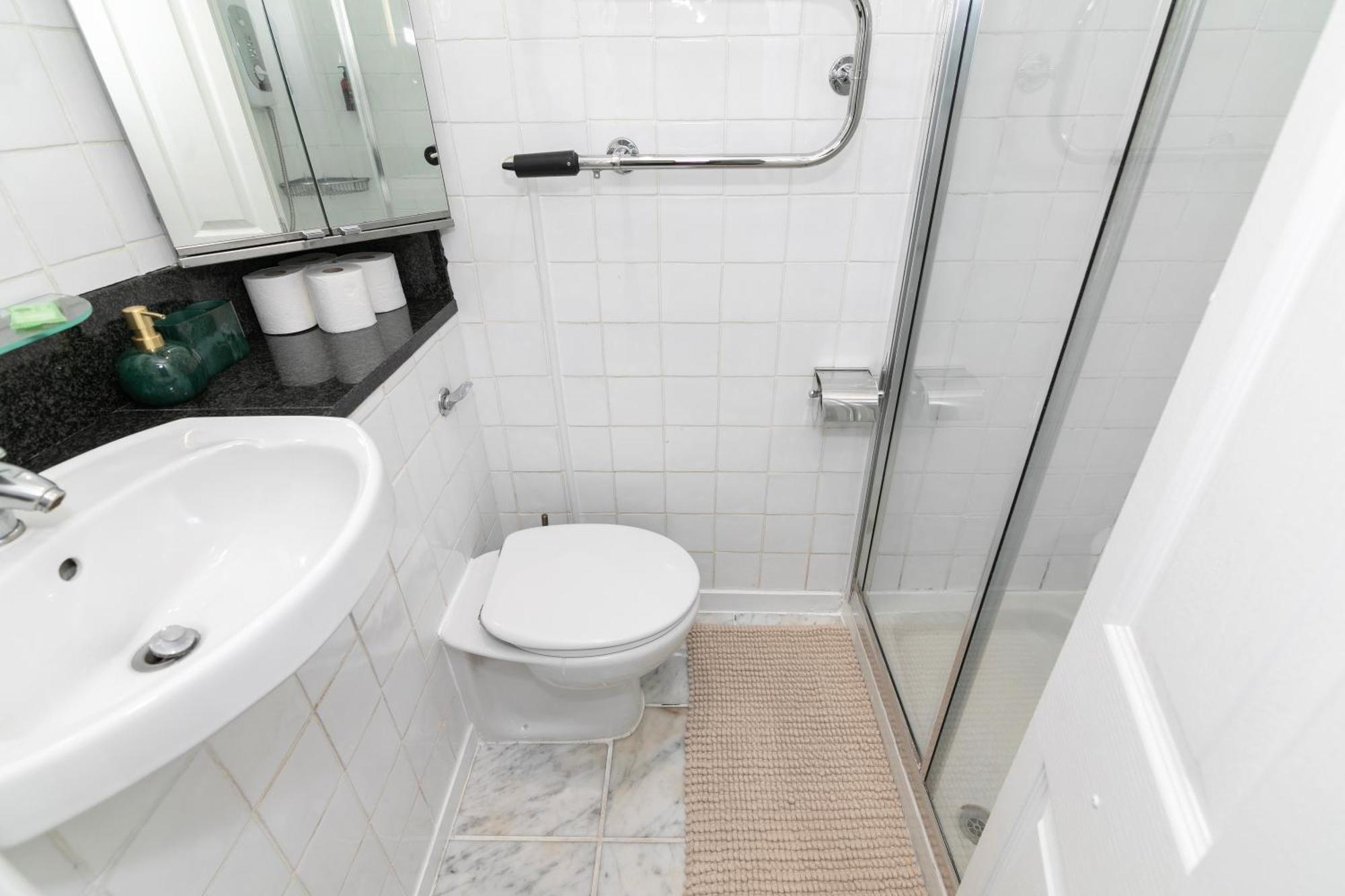 Cosy Flat 5 Min From Holland Park Station! Londonアパートメント エクステリア 写真