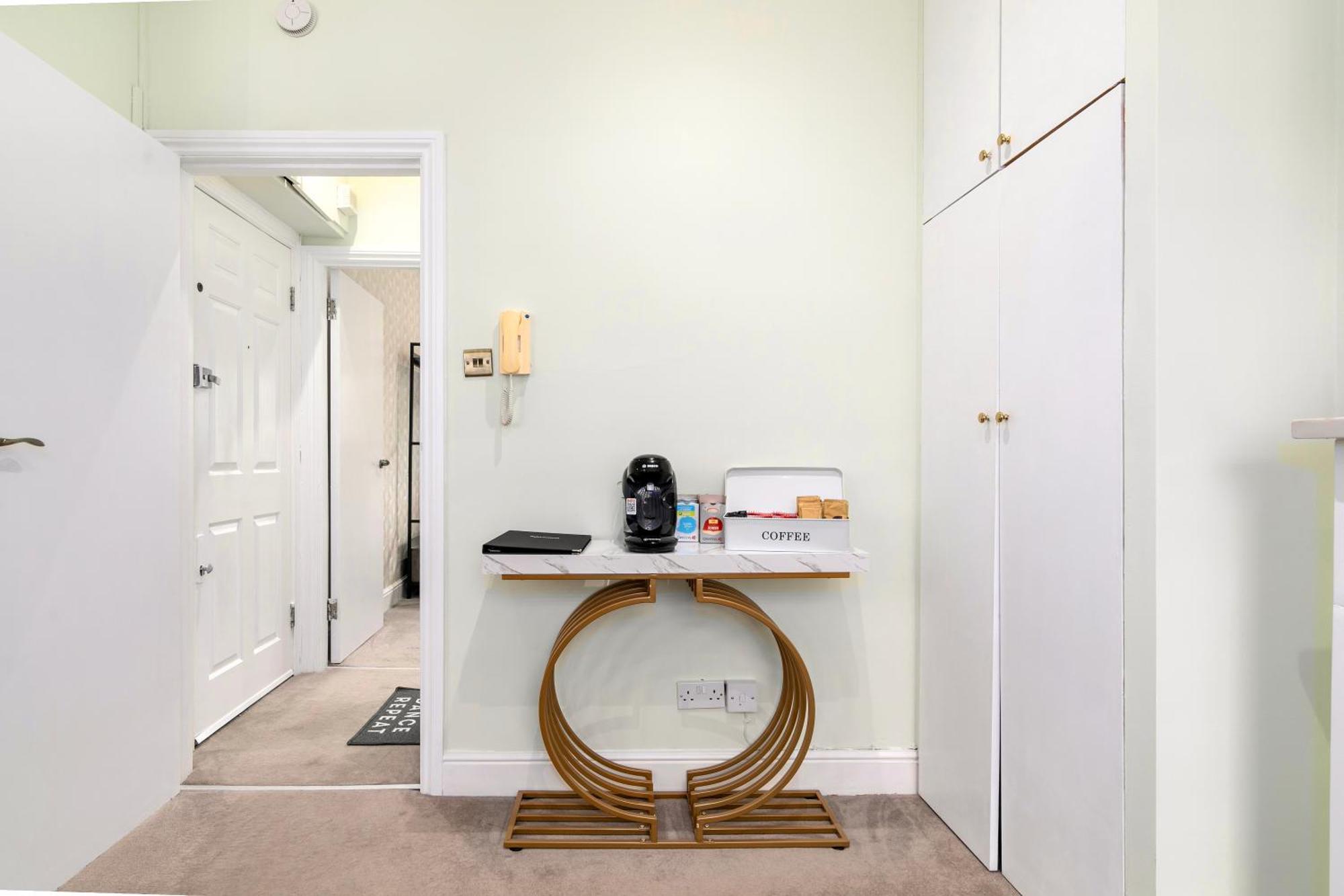 Cosy Flat 5 Min From Holland Park Station! Londonアパートメント エクステリア 写真