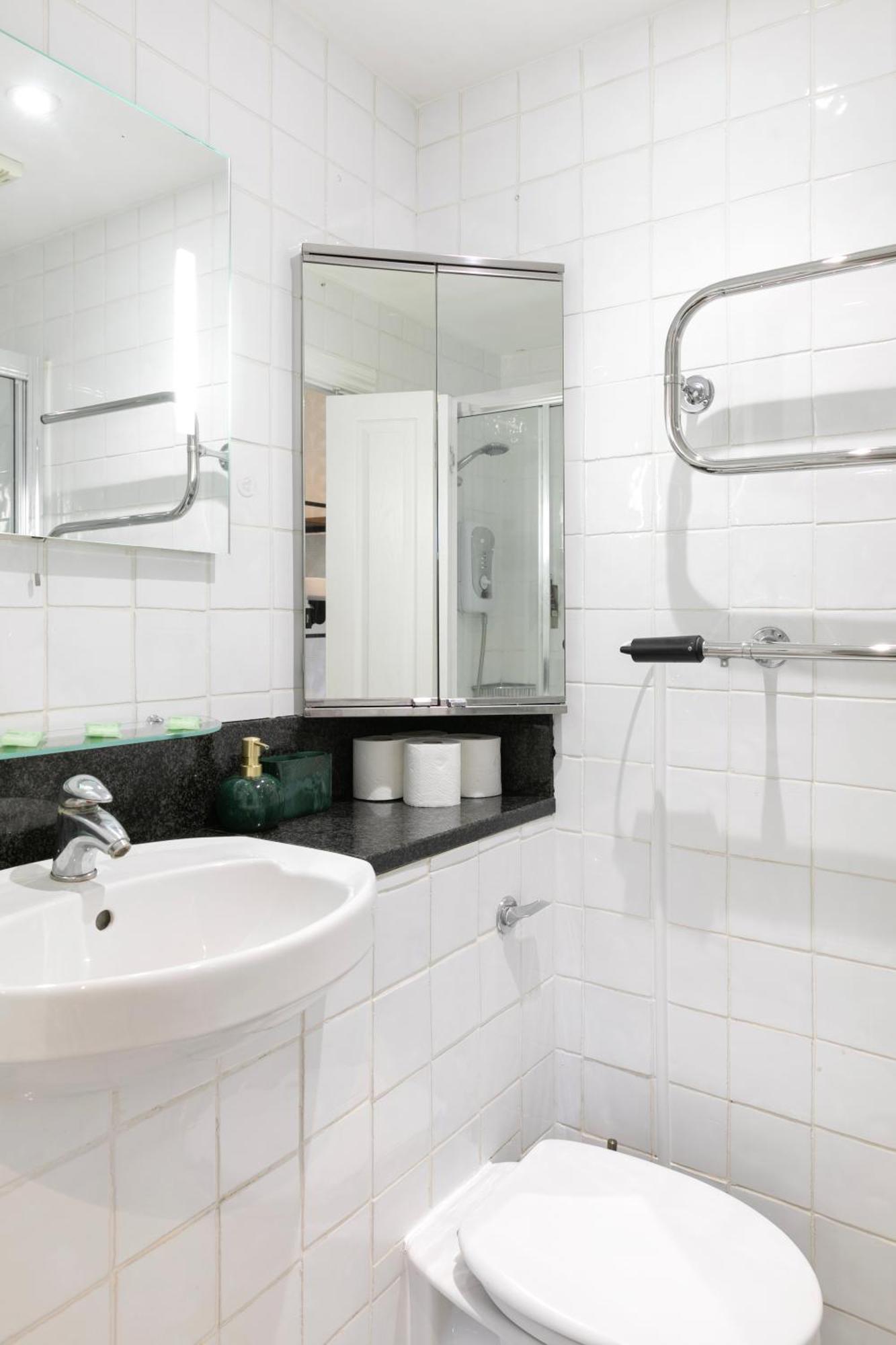 Cosy Flat 5 Min From Holland Park Station! Londonアパートメント エクステリア 写真